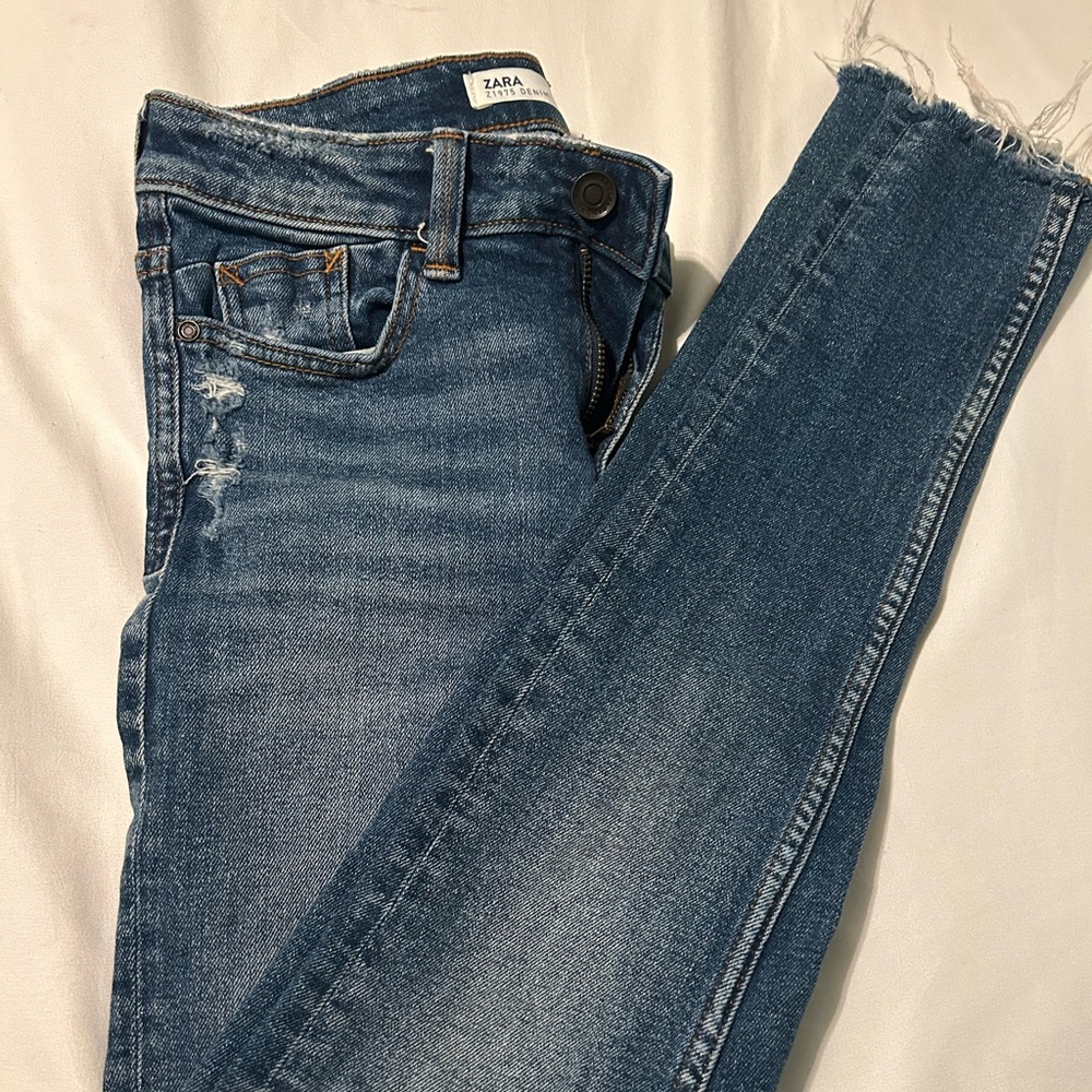 Zara Z1975 Denim Womens Skinny Jeans Mid-Rise Frayed Hem Medium Wash Blue Size 2